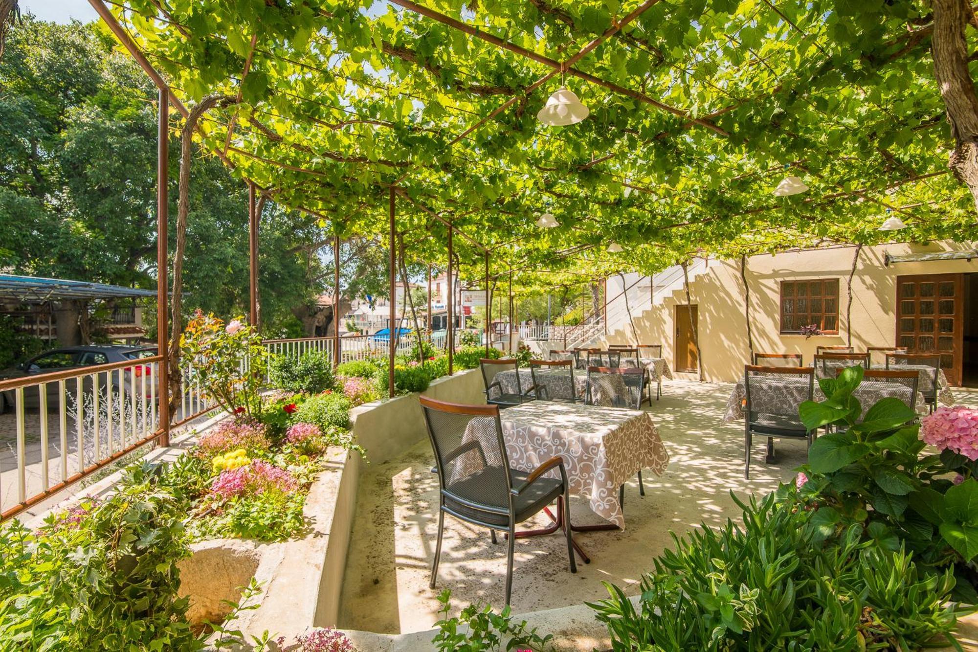 B&B Segulja Малинска Экстерьер фото