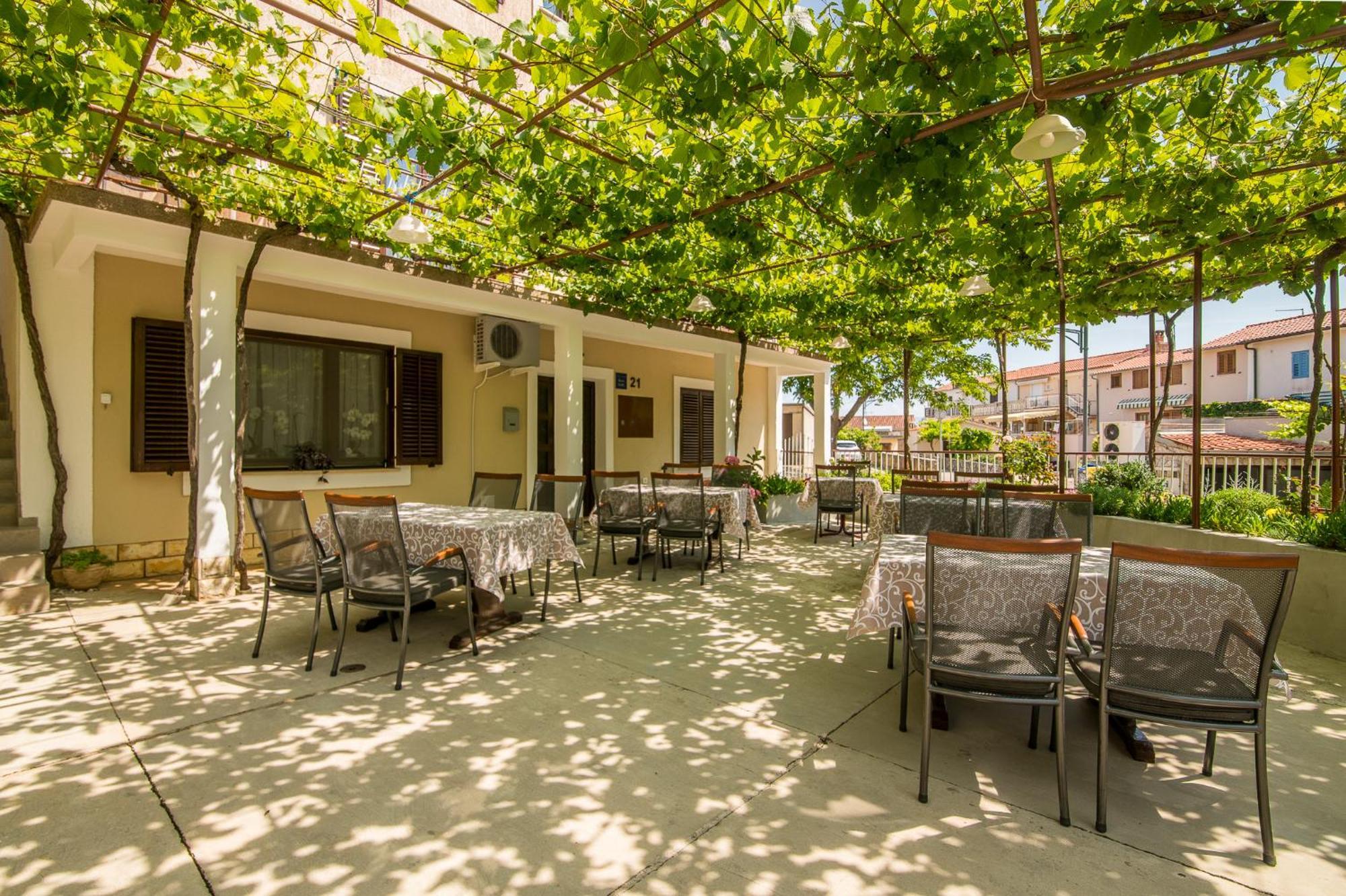 B&B Segulja Малинска Экстерьер фото