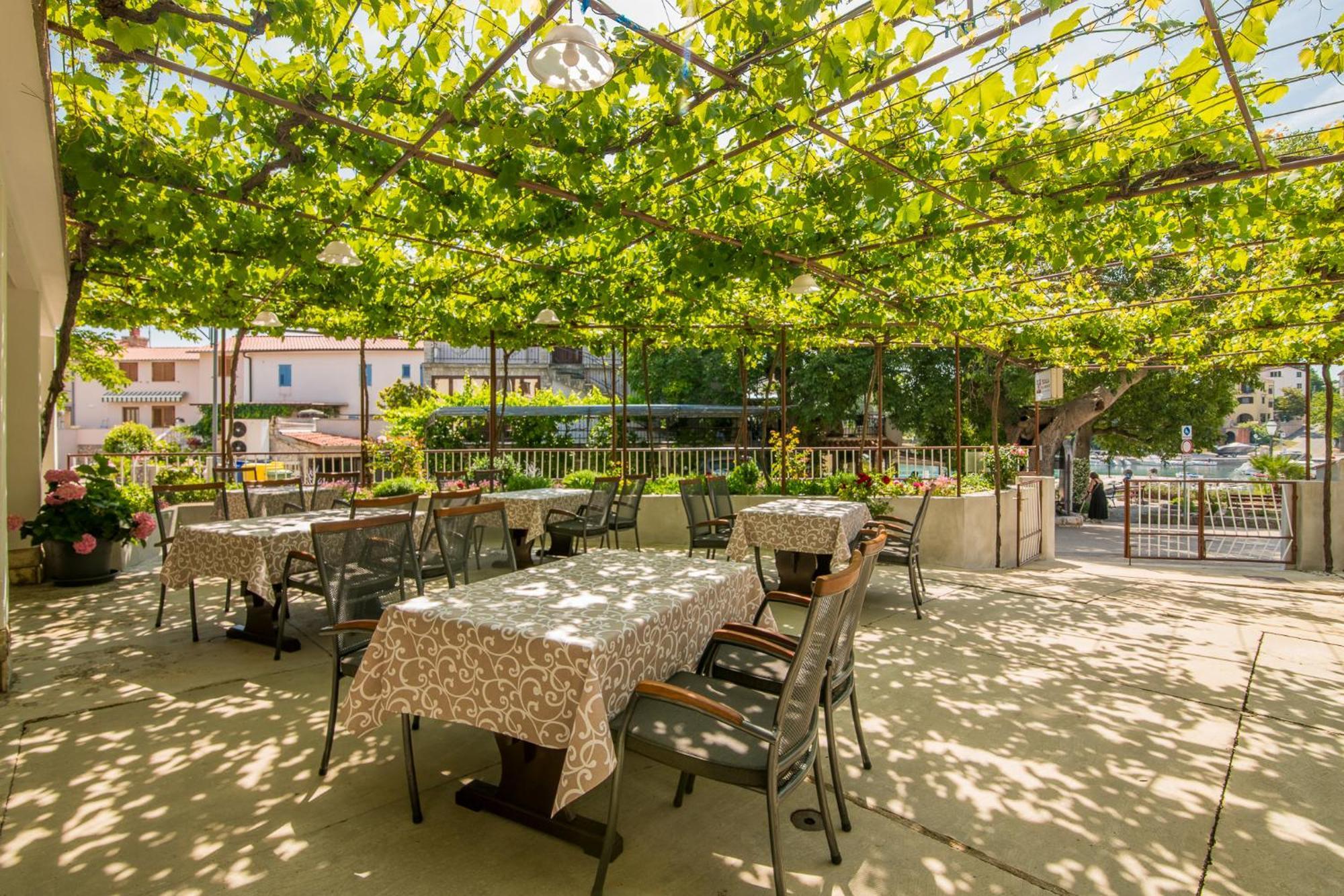 B&B Segulja Малинска Экстерьер фото