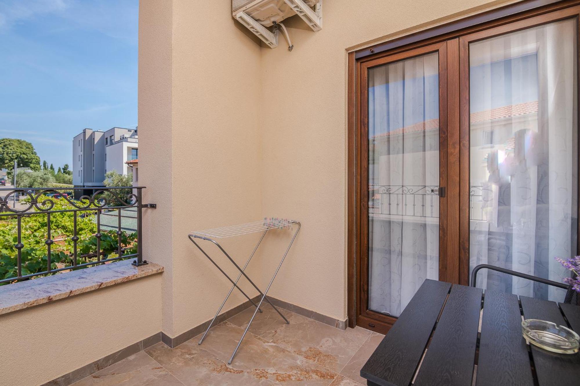 B&B Segulja Малинска Экстерьер фото