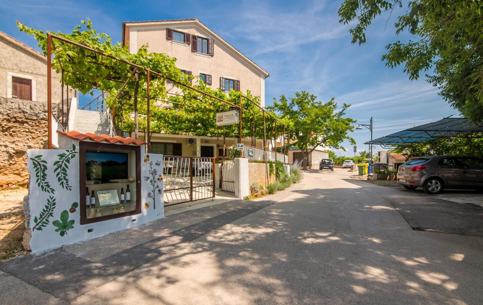 B&B Segulja Малинска Экстерьер фото