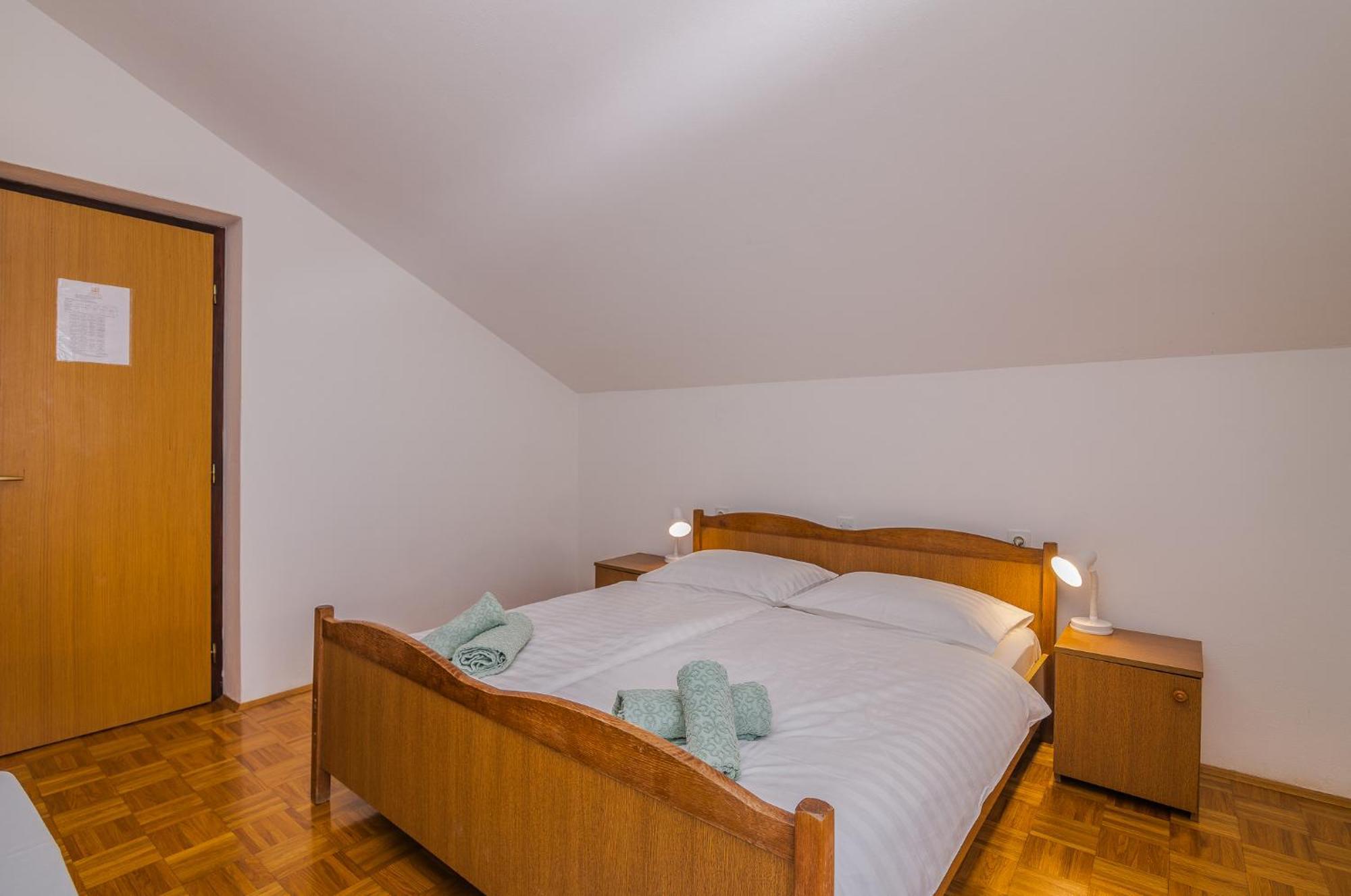 B&B Segulja Малинска Экстерьер фото