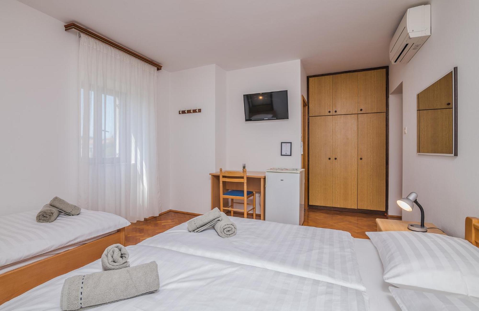B&B Segulja Малинска Экстерьер фото