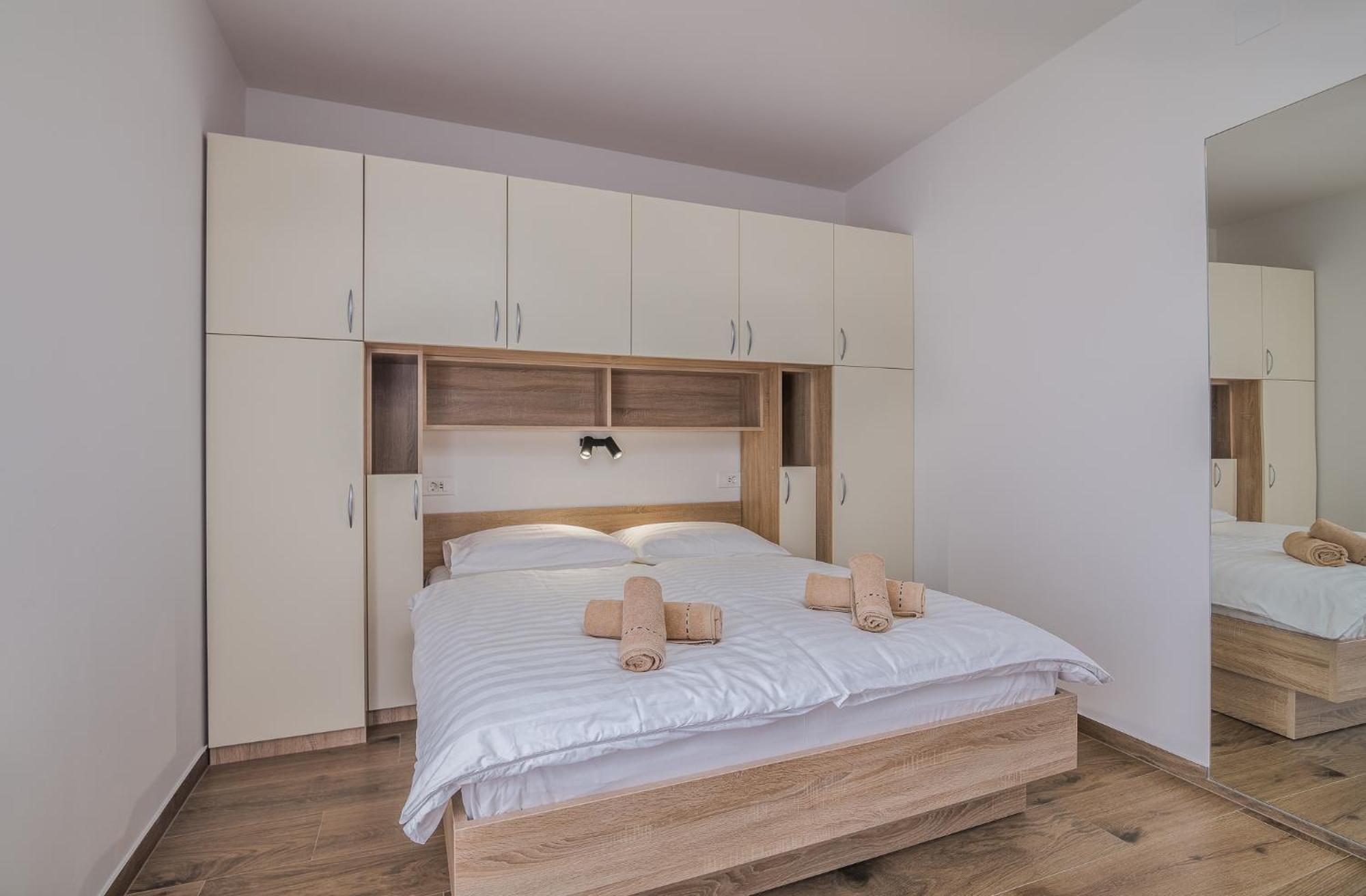 B&B Segulja Малинска Экстерьер фото